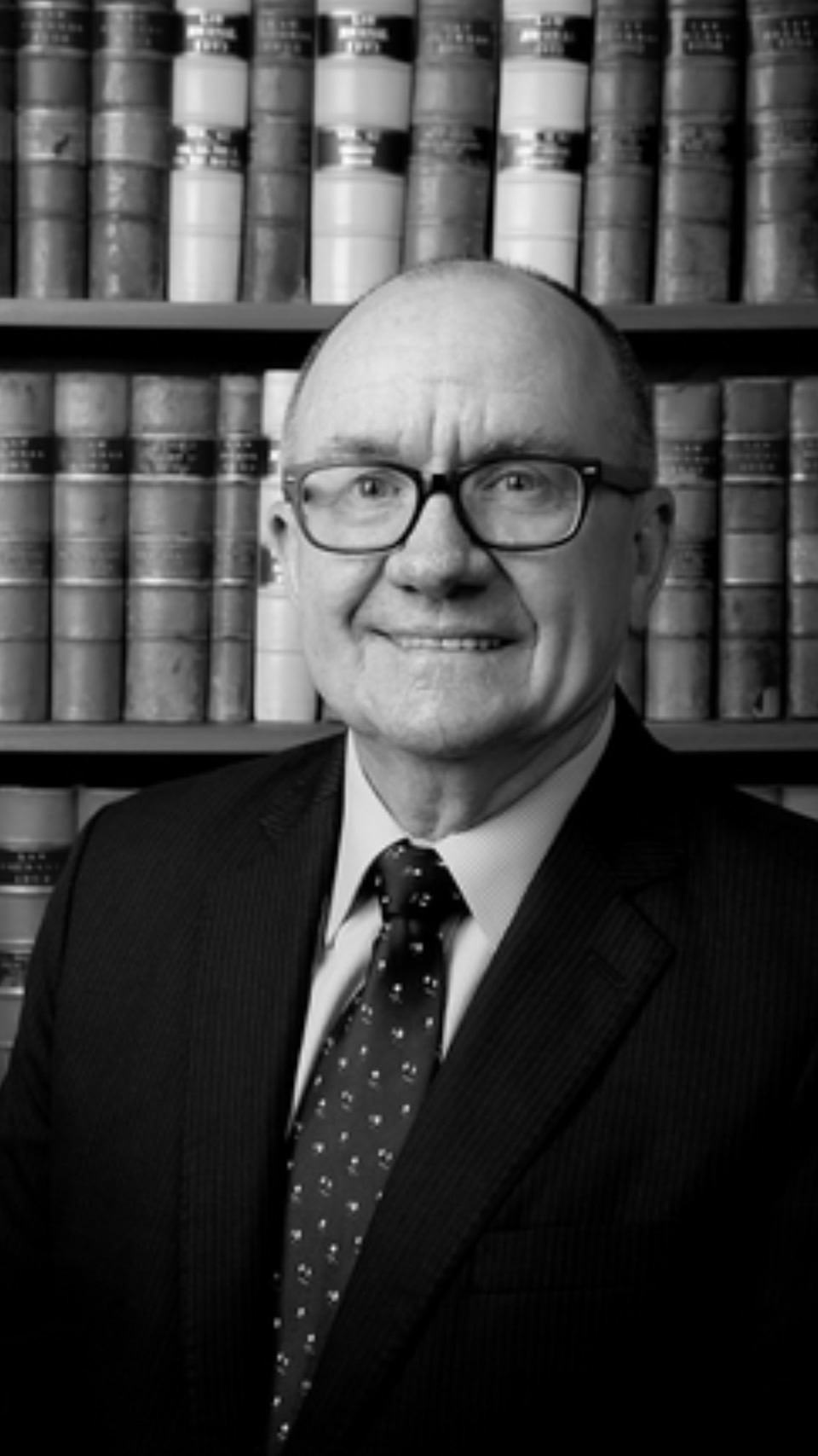 彼得凱立　律師