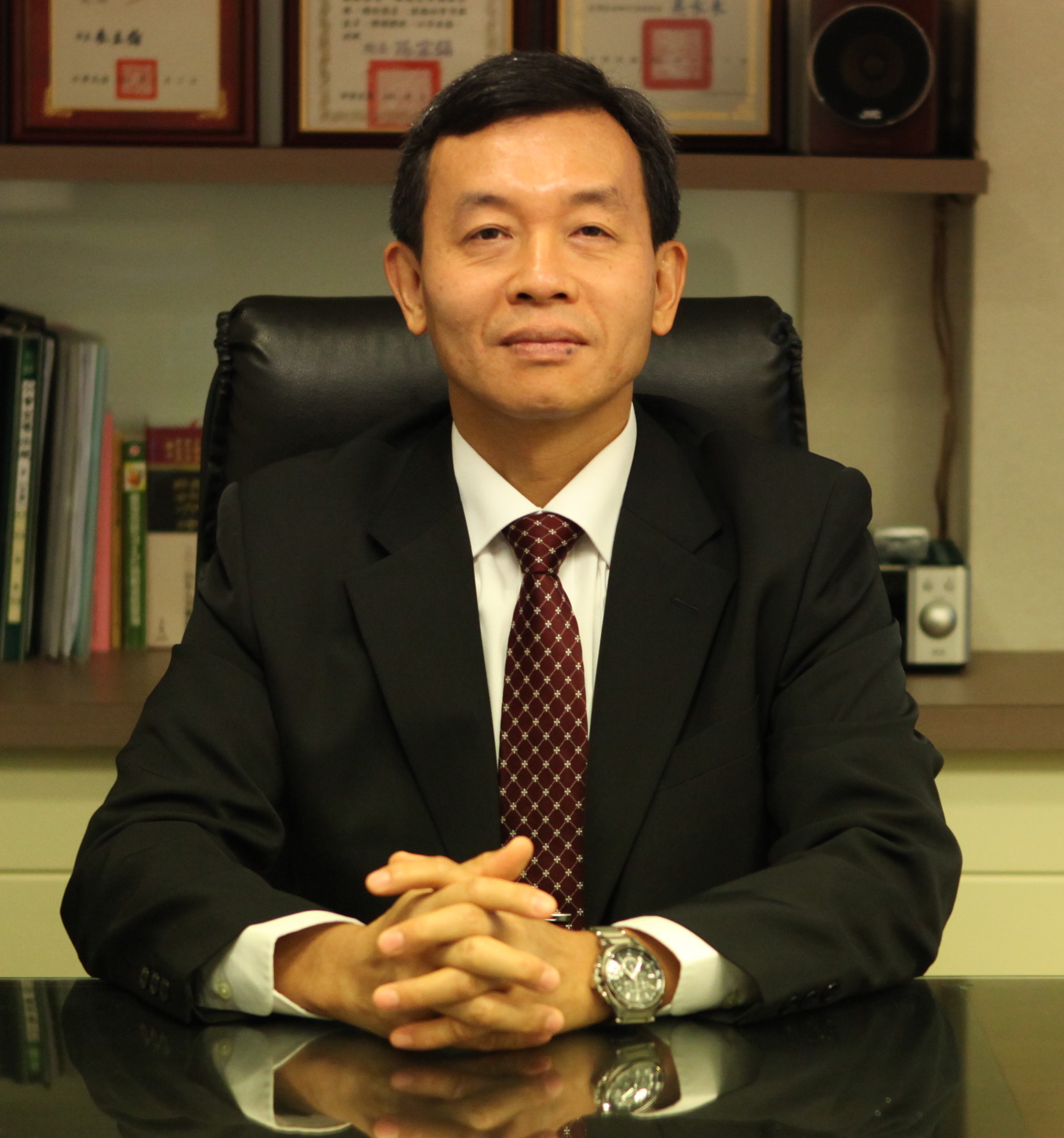 李明洲　律師