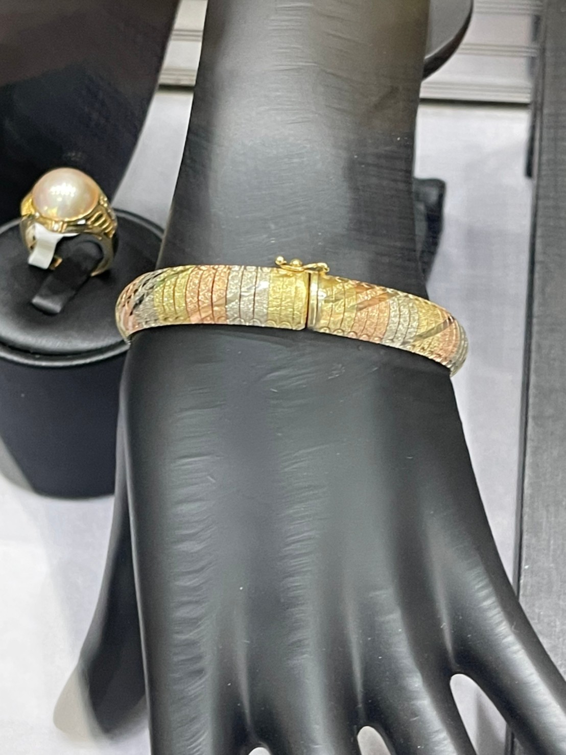 鑽石珠寶借款-玖泰當舖提供假日當舖,新北當舖,三重鑽石借款,新北市當舖,三重當舖,蘆洲當舖,五股黃金借款,台北市鑽石借款,大同區鑽石借款,萬華當舖,士林區鑽石借款,中正區當舖,中山區當舖,鑽石借款,鑽石借錢,新北黃金借款,新北市黃金借款,黃金典當,新北市黃金當鋪,新北市推薦鑽石當鋪,新北市低利息鑽石當鋪,台北鑽石當鋪轉當,新北市附近當鋪,三重蘆洲附近鑽石當鋪,台北當鋪,新北市當舖,三重鑽石代償,三重鑽石當舖有資金需求找玖泰當舖42