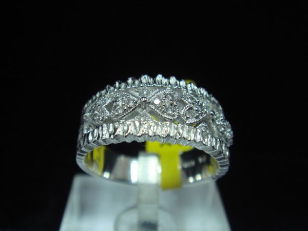 碎鑽女用戒指-流當品,三重流當品,玖泰當舖,新北市當舖,台北橋當舖,三重區當舖,五股區當舖,蘆洲區當舖,新莊區當舖,泰山區當舖,24小時當舖,假日當舖