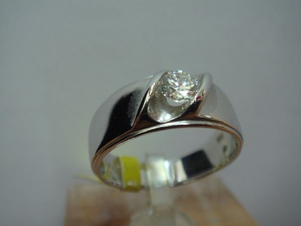 女用黃K鑽戒0.34克拉-流當品,三重流當品,玖泰當舖,新北市當舖,台北橋當舖,三重區當舖,五股區當舖,蘆洲區當舖,新莊區當舖,泰山區當舖,24小時當舖,假日當舖