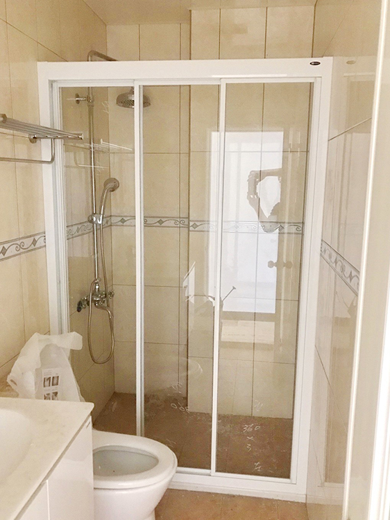 淋浴橫拉門-有框式淋浴門