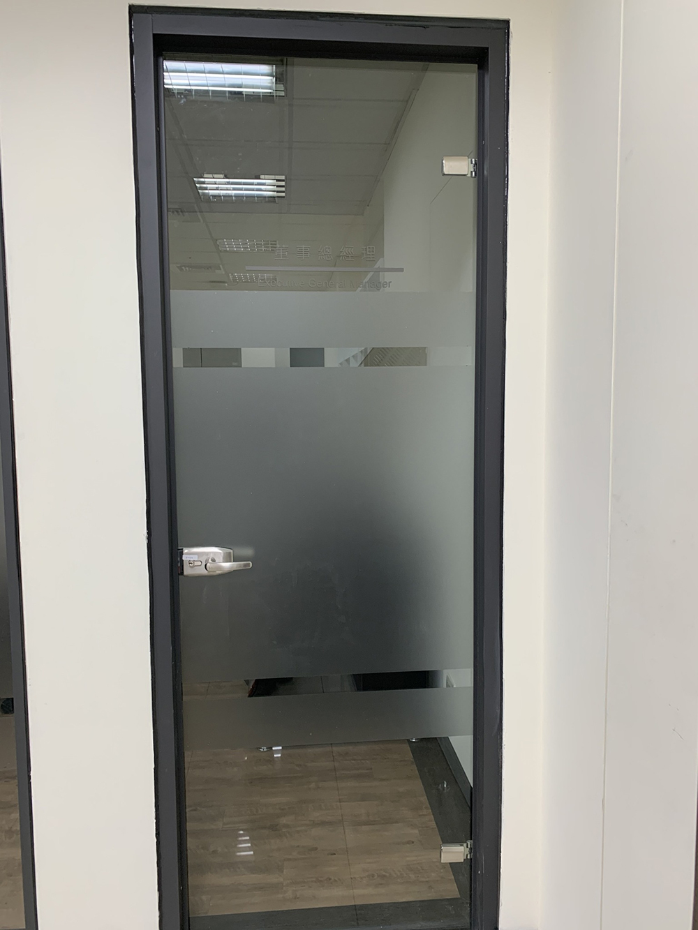 淋浴推拉門-單片推開門