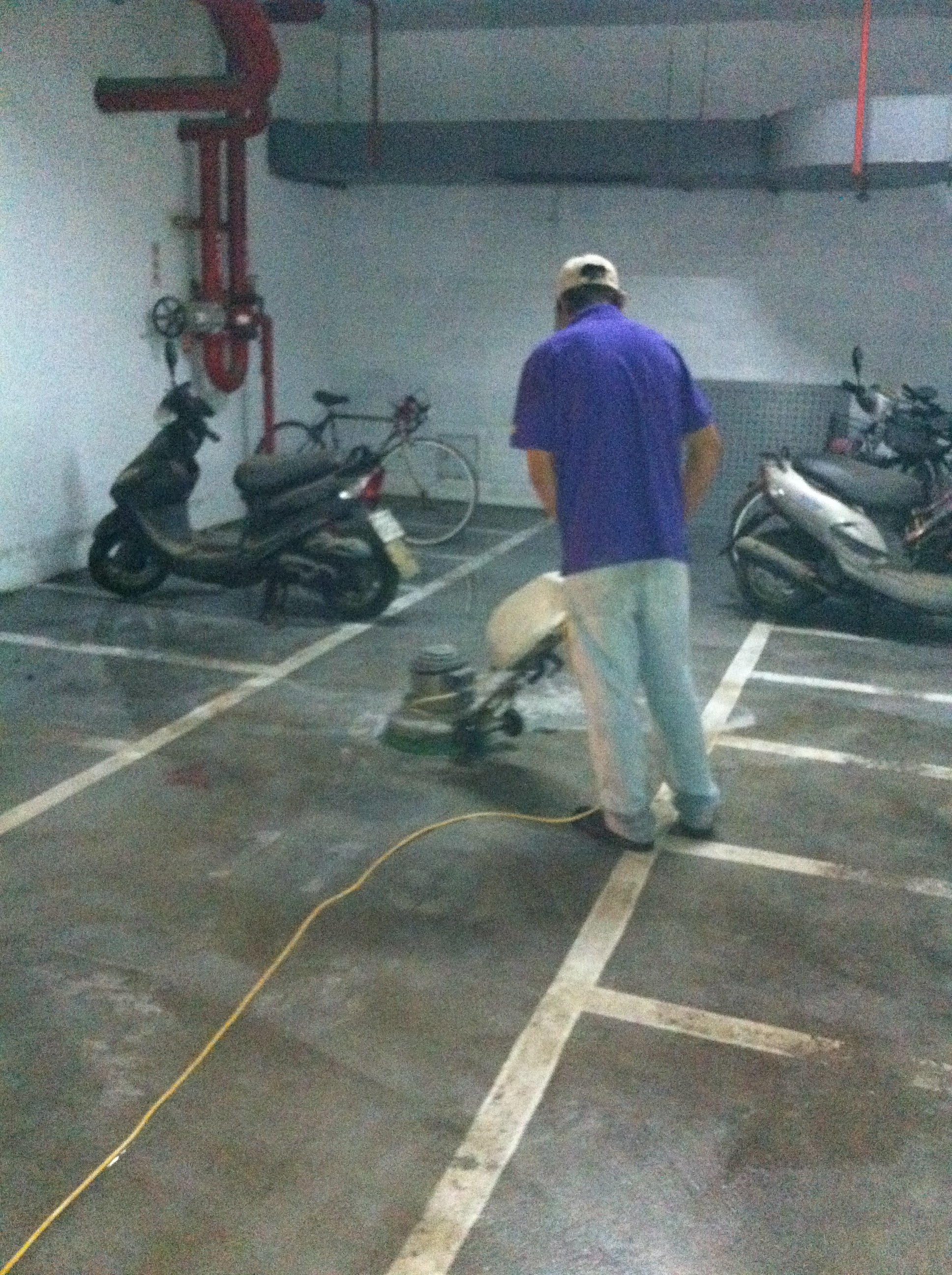 地下室停車場清潔