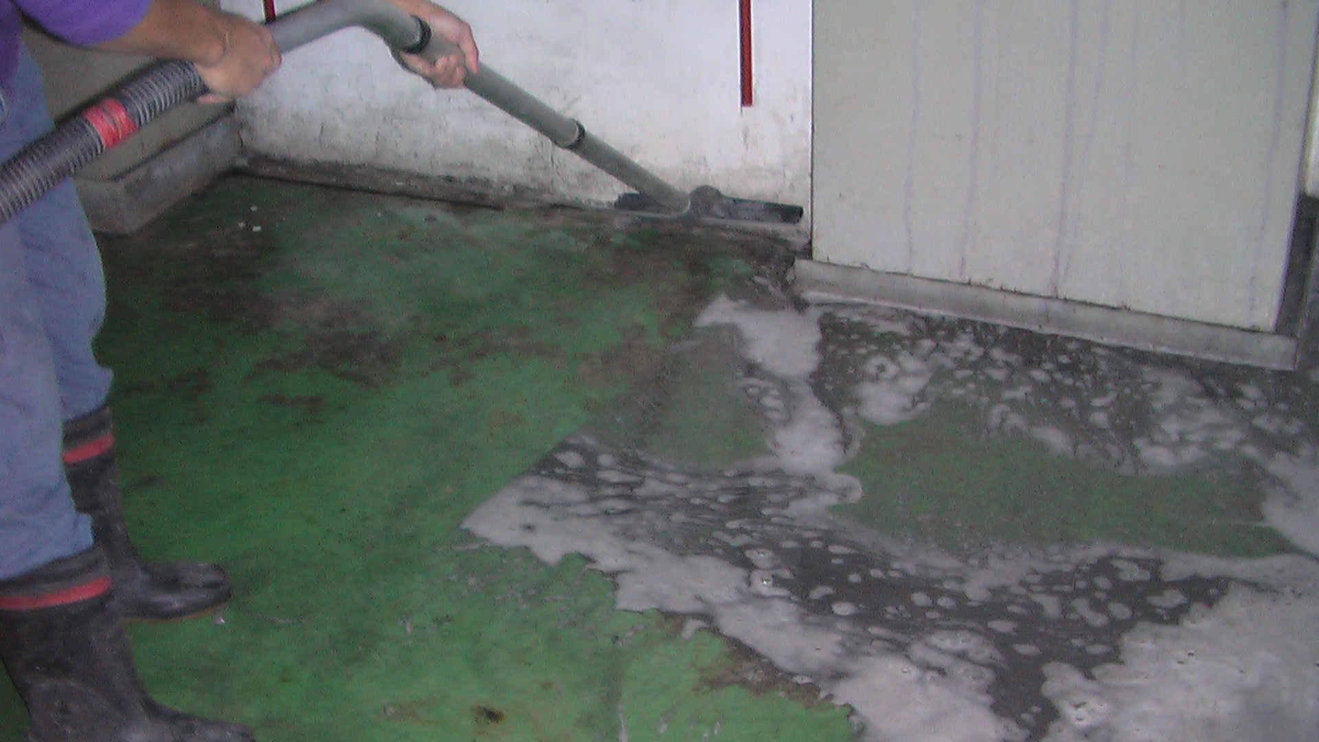 地下室停車場清潔