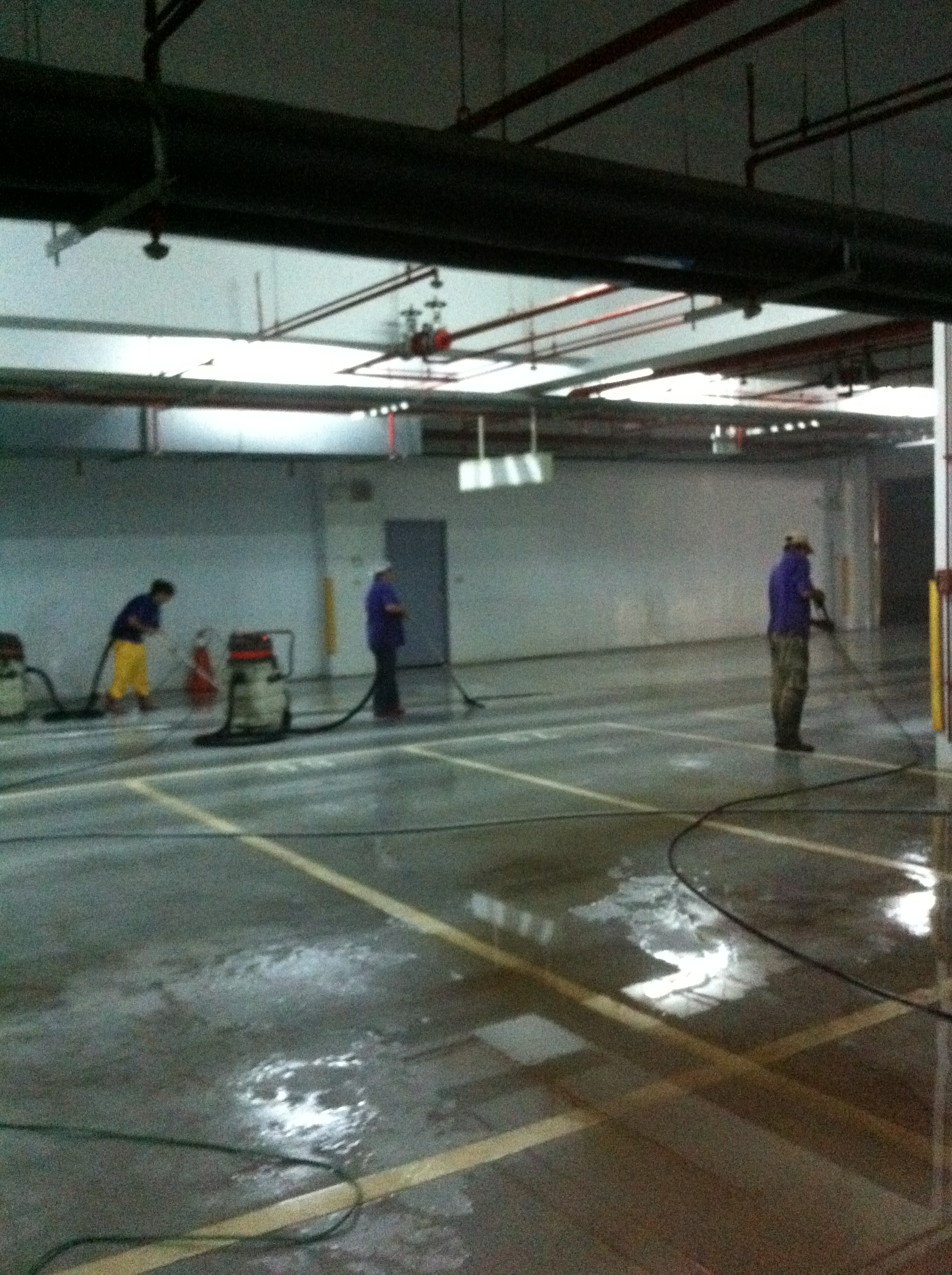 地下室停車場清潔