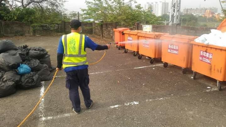 戶外病媒小黑蚊防治消毒工作