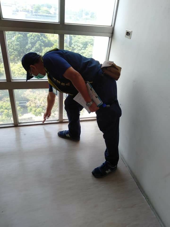 蟑螂餌膠施打作業