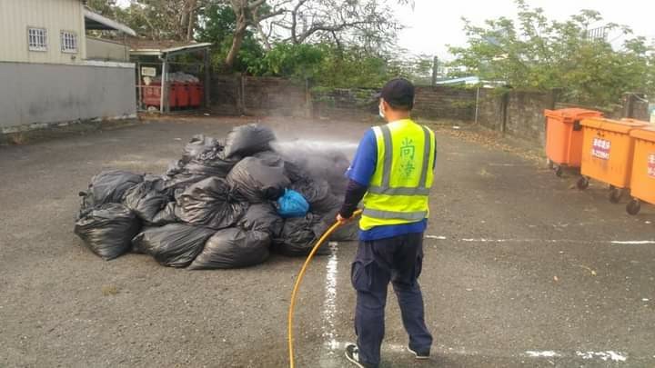 戶外病媒小黑蚊防治消毒工作