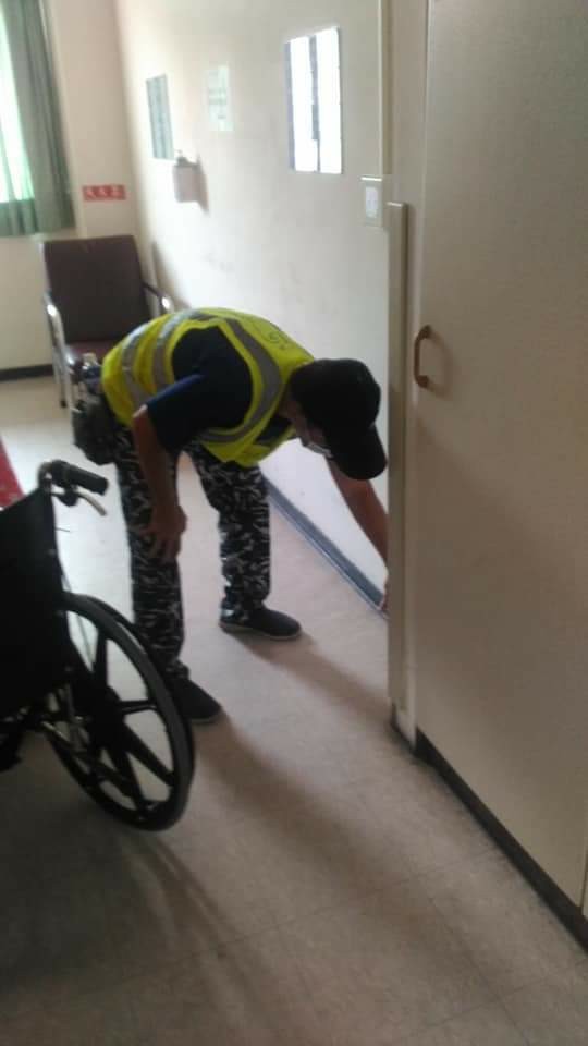 蟑螂餌膠施打作業