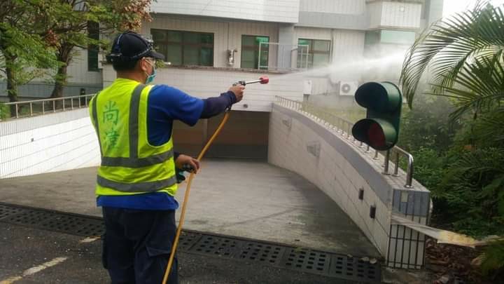 戶外病媒小黑蚊防治消毒工作