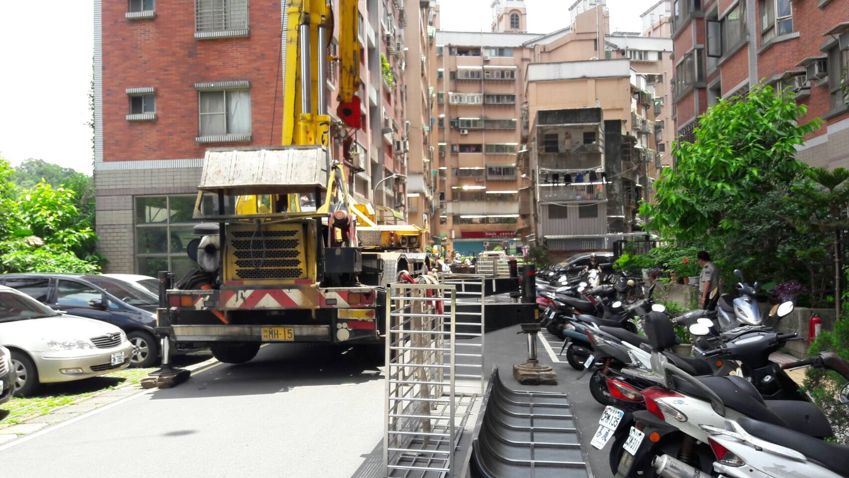 住家裝潢泥作,高空鐵窗安裝