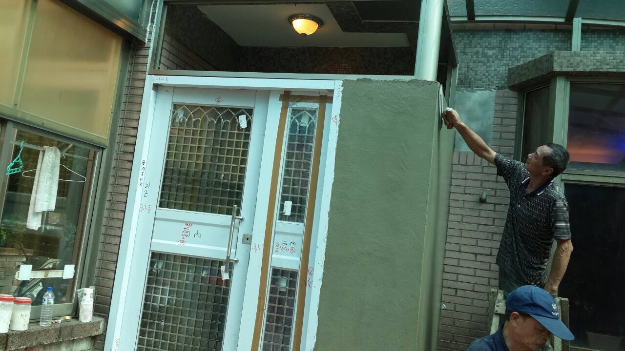 汐止住家大門施工