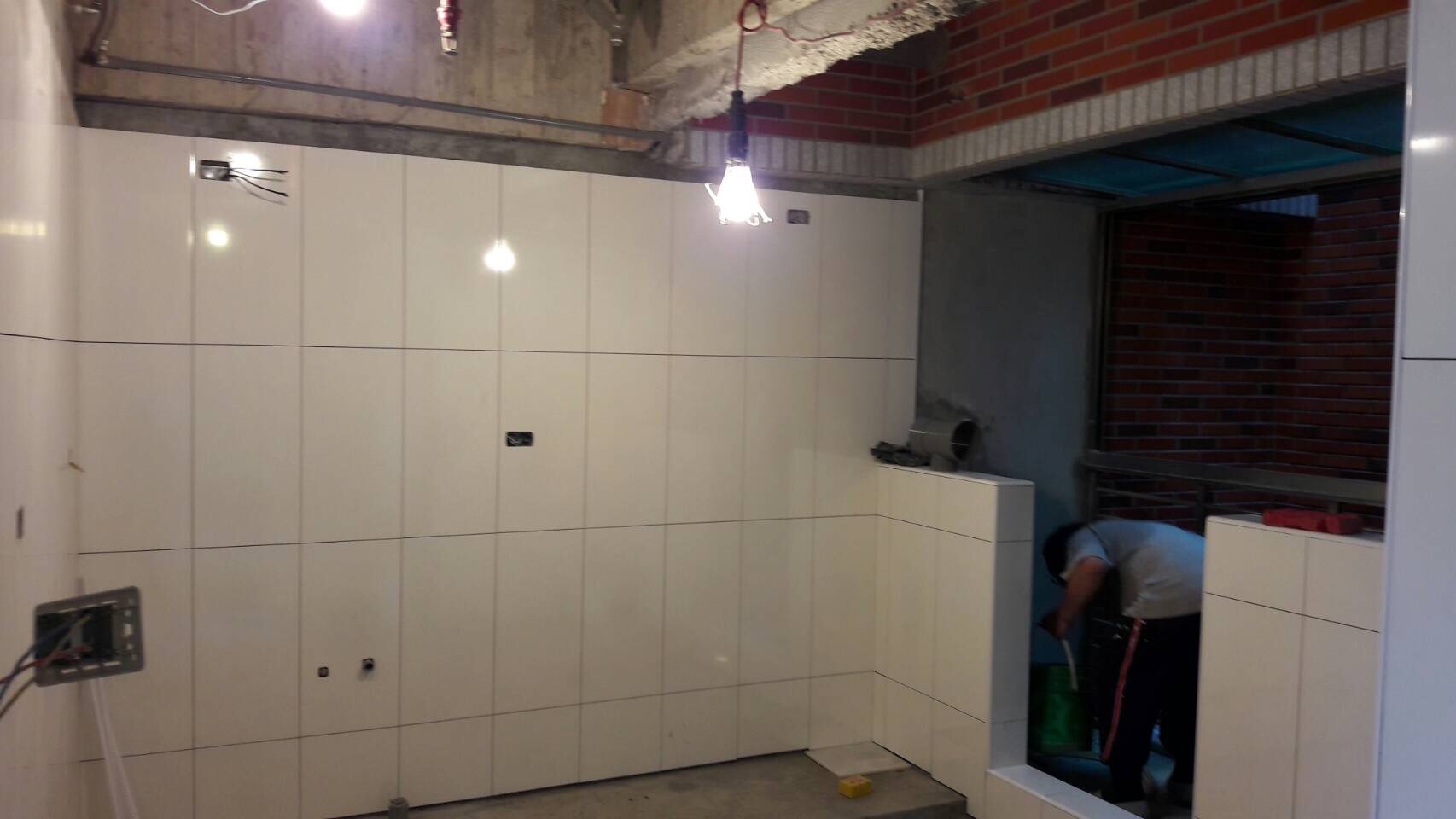 住家裝潢泥作,高空鐵窗安裝