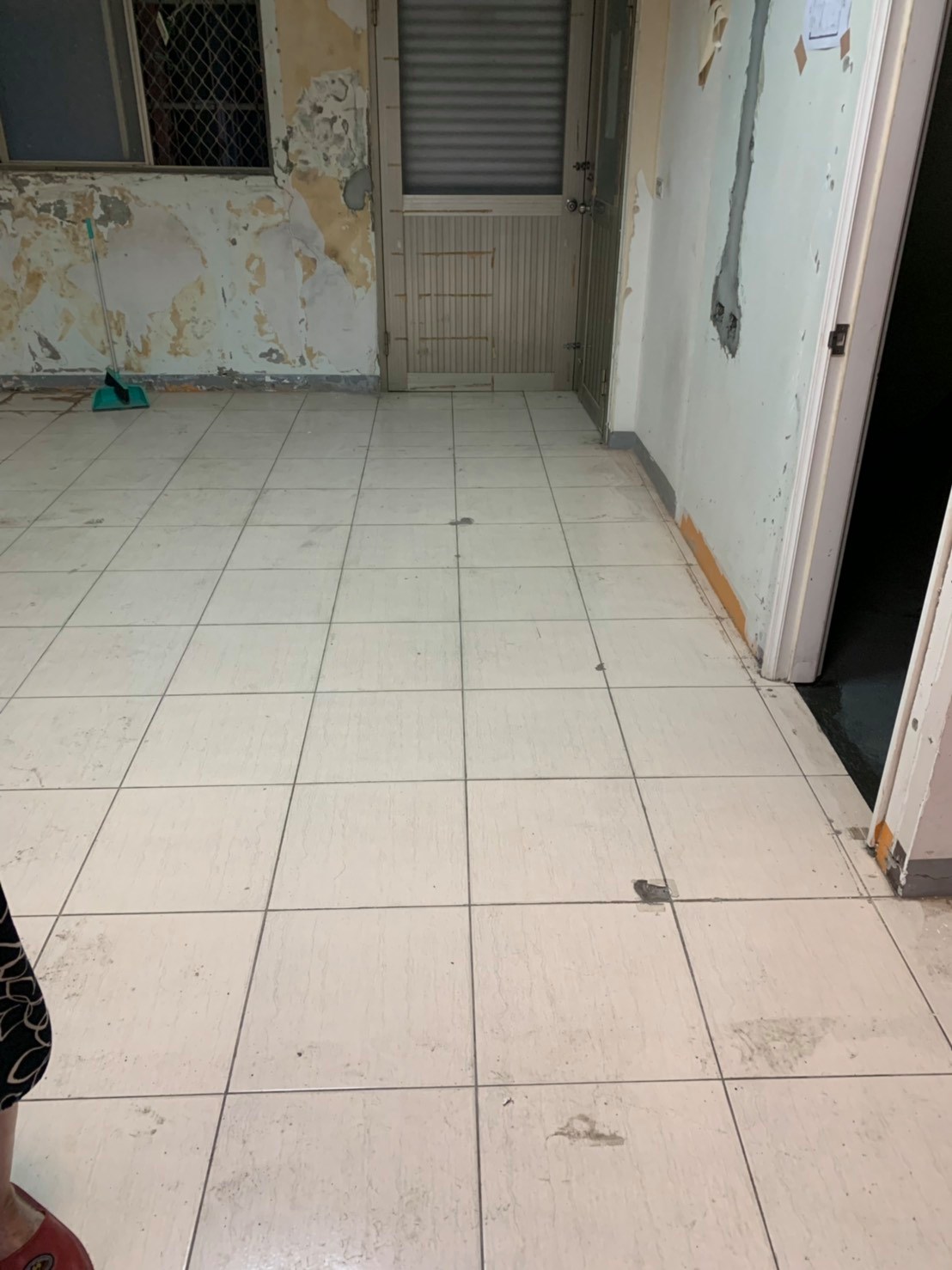 台南民權路浴室施作樹脂彈性水泥