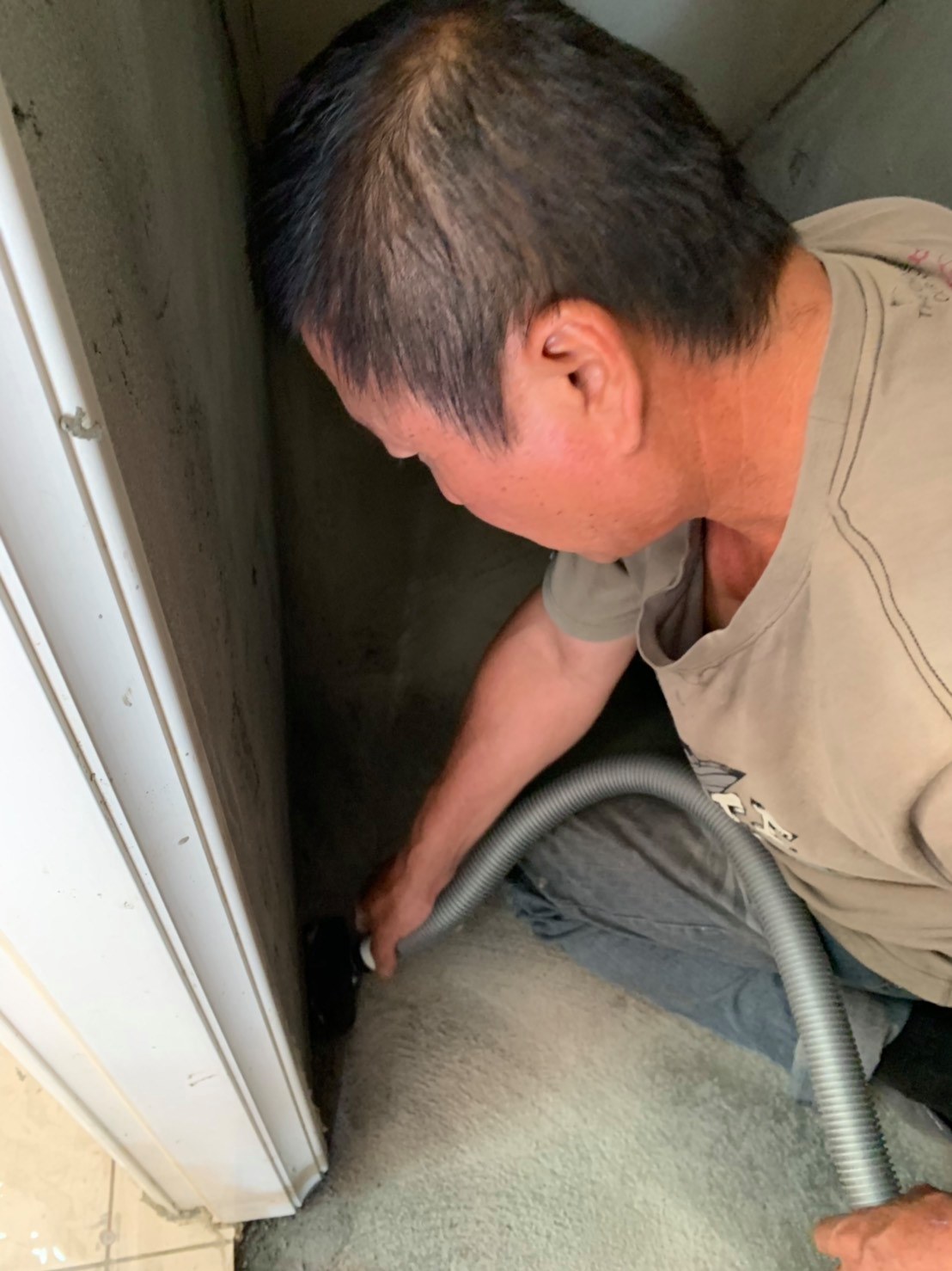 台南民權路浴室施作樹脂彈性水泥