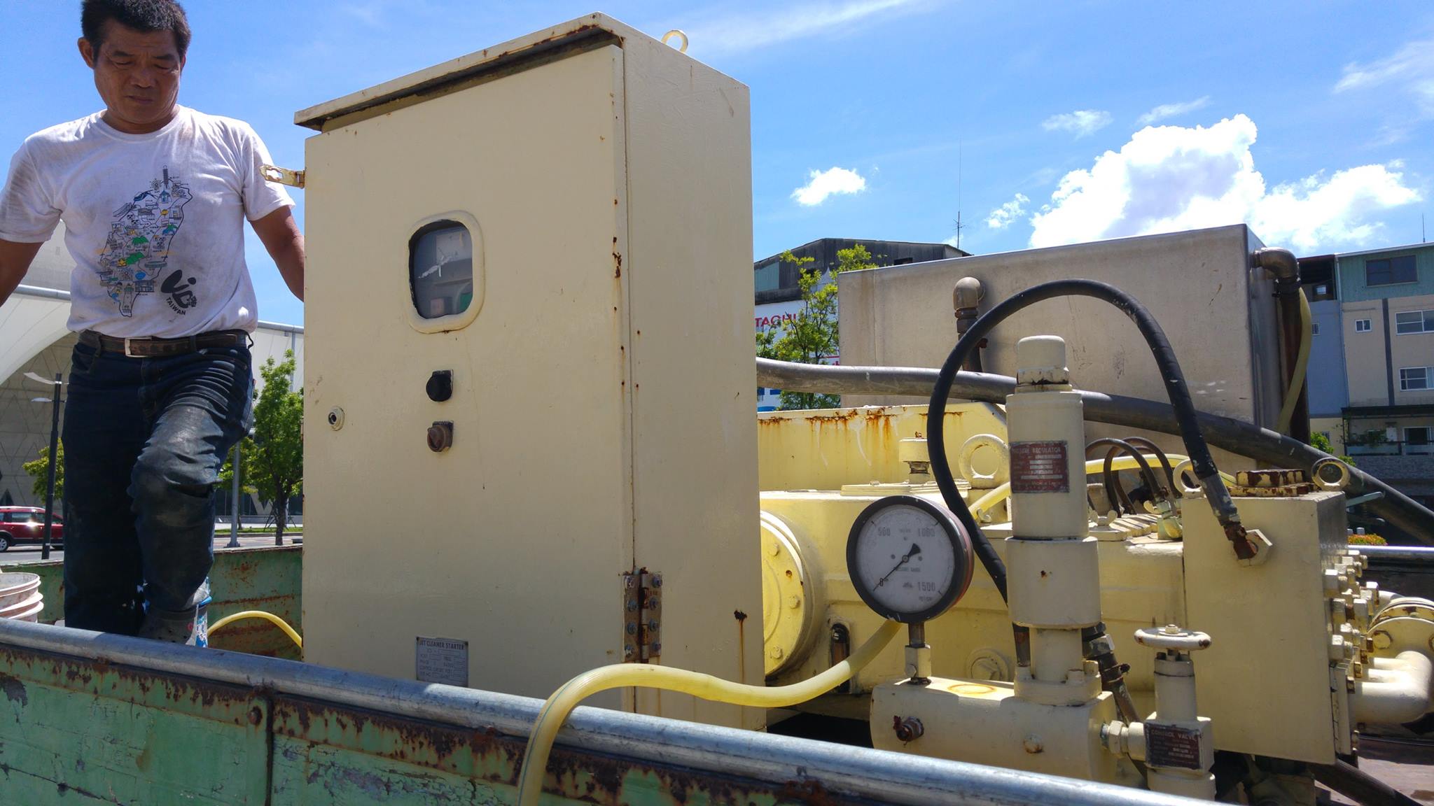 高雄大東捷運站施做超高壓水刀通管