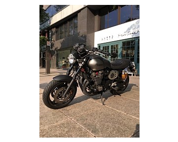 台北機車借款流當品YAMAHA-XJR1300CC近新車多樣精品改裝