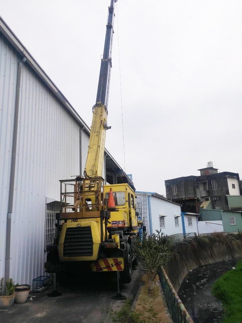 阿咪吊車-捲門吊掛