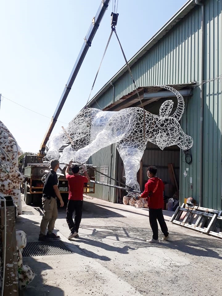 阿咪吊車-宜蘭傳藝中心吊運藝術作品