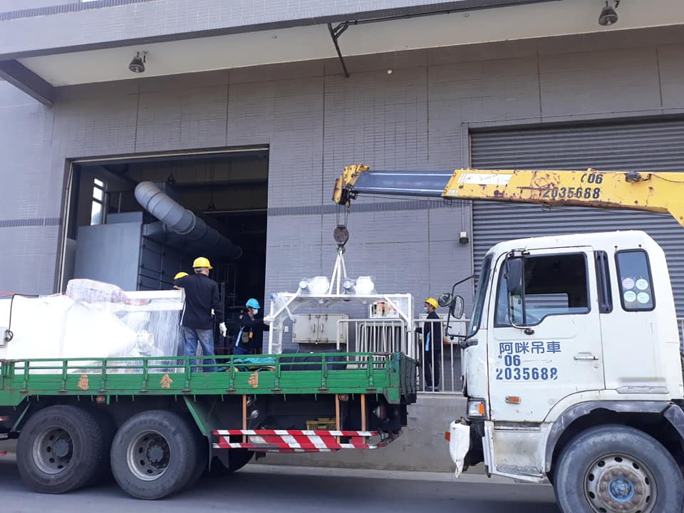 阿咪吊車-工廠機械搬運