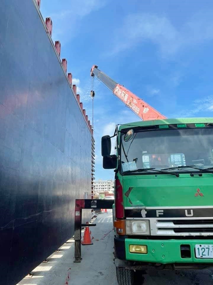 阿咪吊車-工地施工