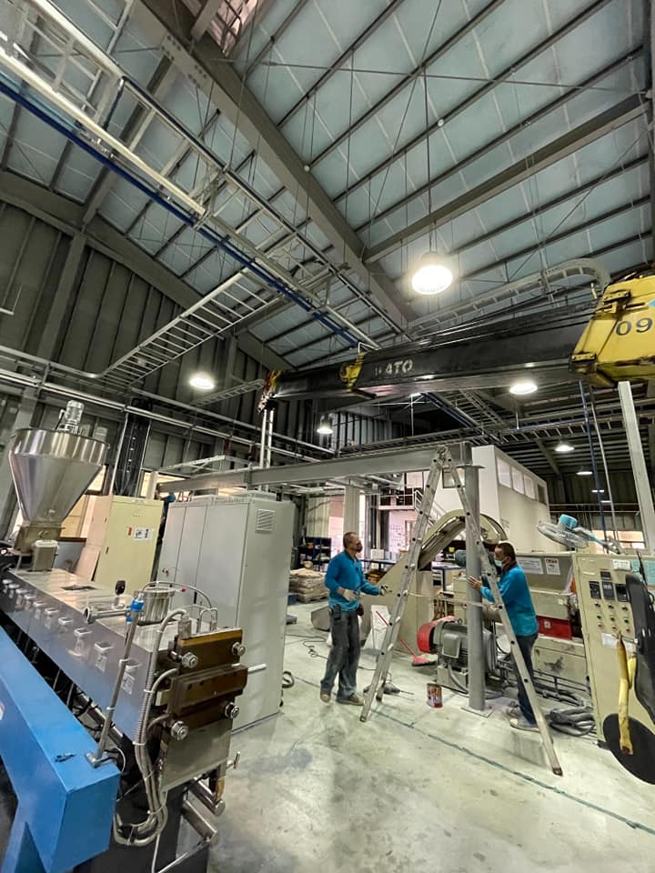 阿咪吊車-載料到廠內安裝