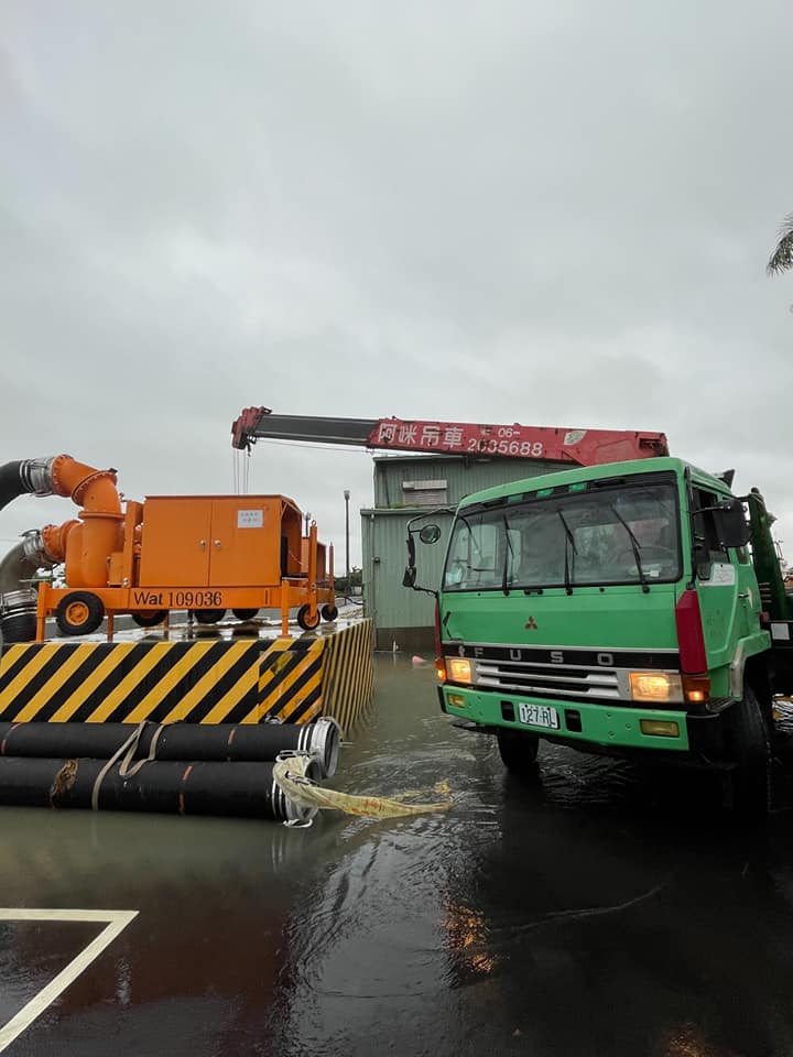 阿咪吊車-吊掛抽水馬達工程
