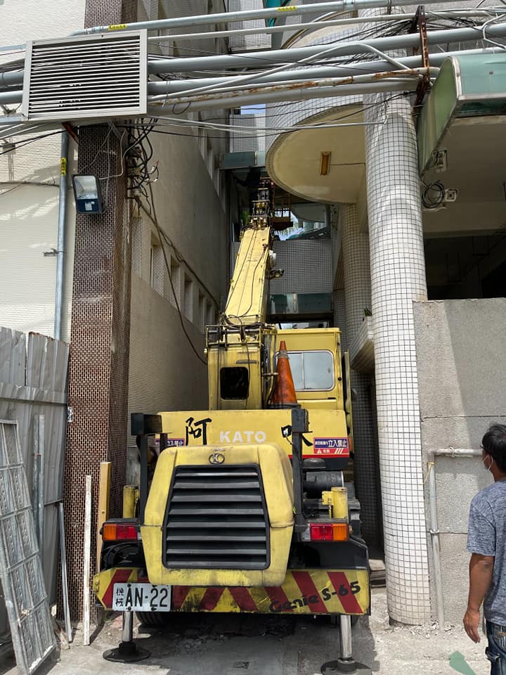 阿咪吊車-10噸螃蟹吊掛作業