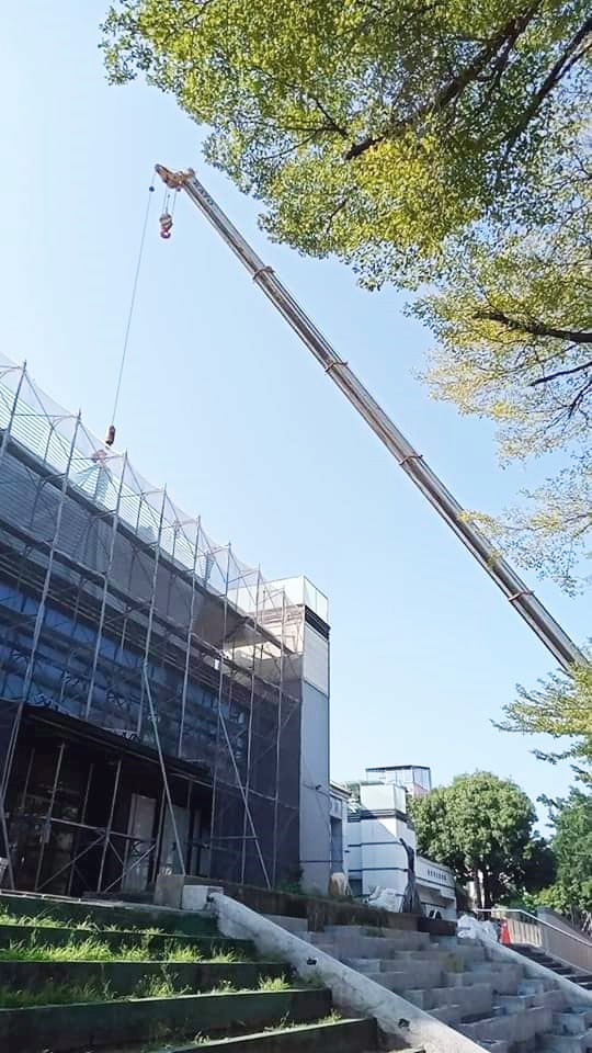 阿咪吊車-棒球場吊掛作業