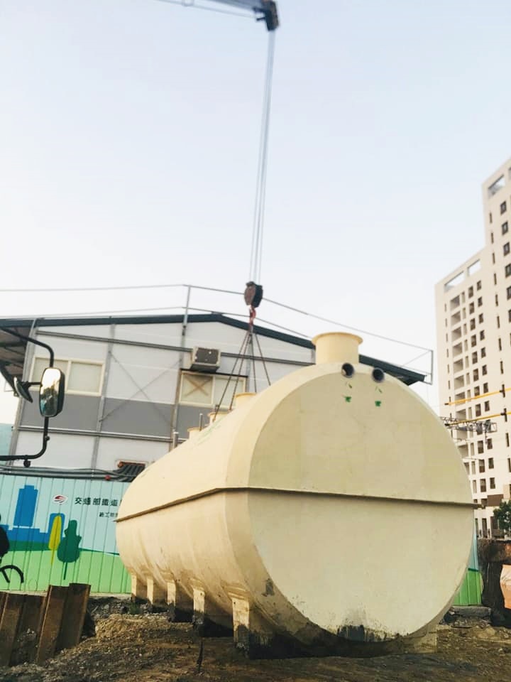 阿咪吊車-吊重物