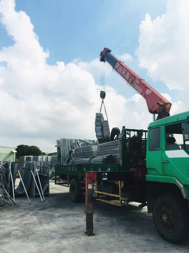 阿咪吊車-工地作業