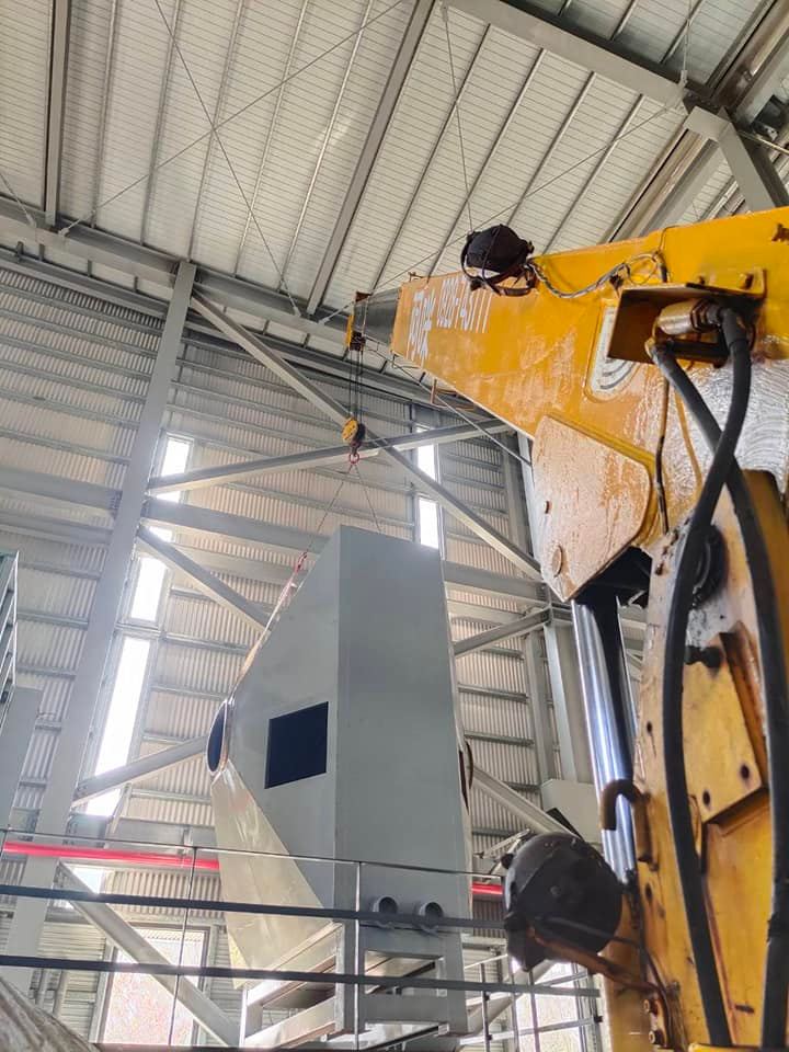 阿咪吊車-吊重物