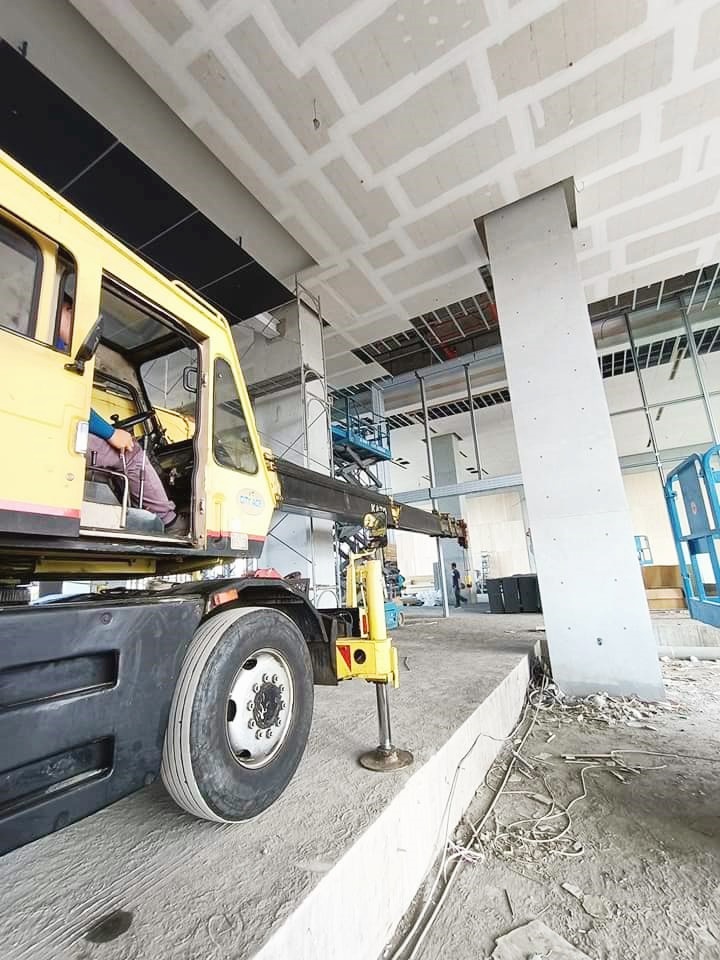 阿咪吊車-安平福爾摩莎吊掛作業