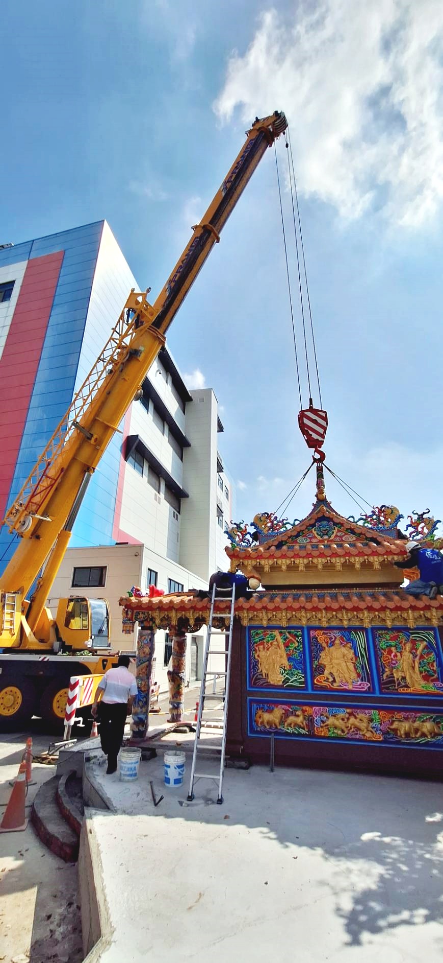 阿咪吊車-120噸蜘蛛吊車