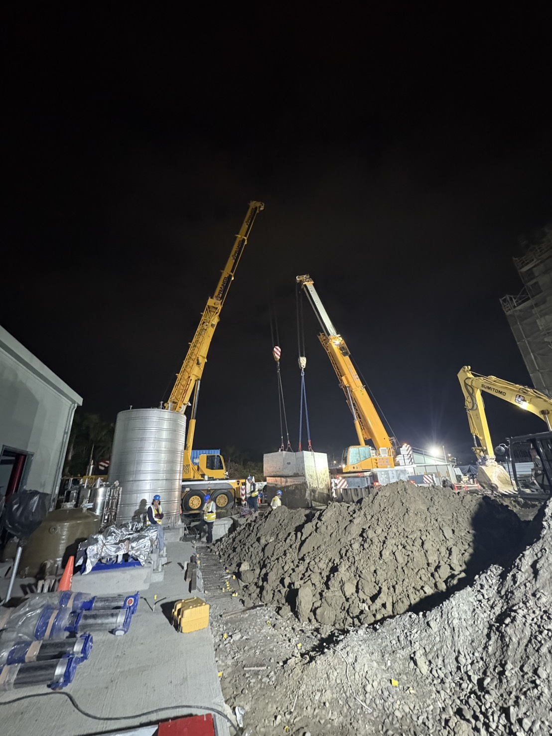 夜間營造吊掛工程