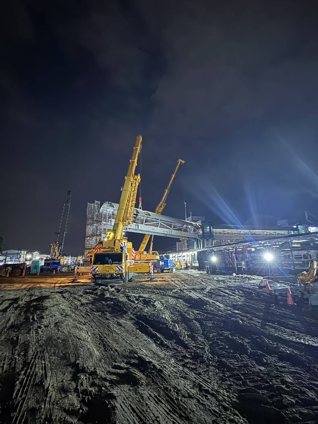 夜間營建工程吊掛作業