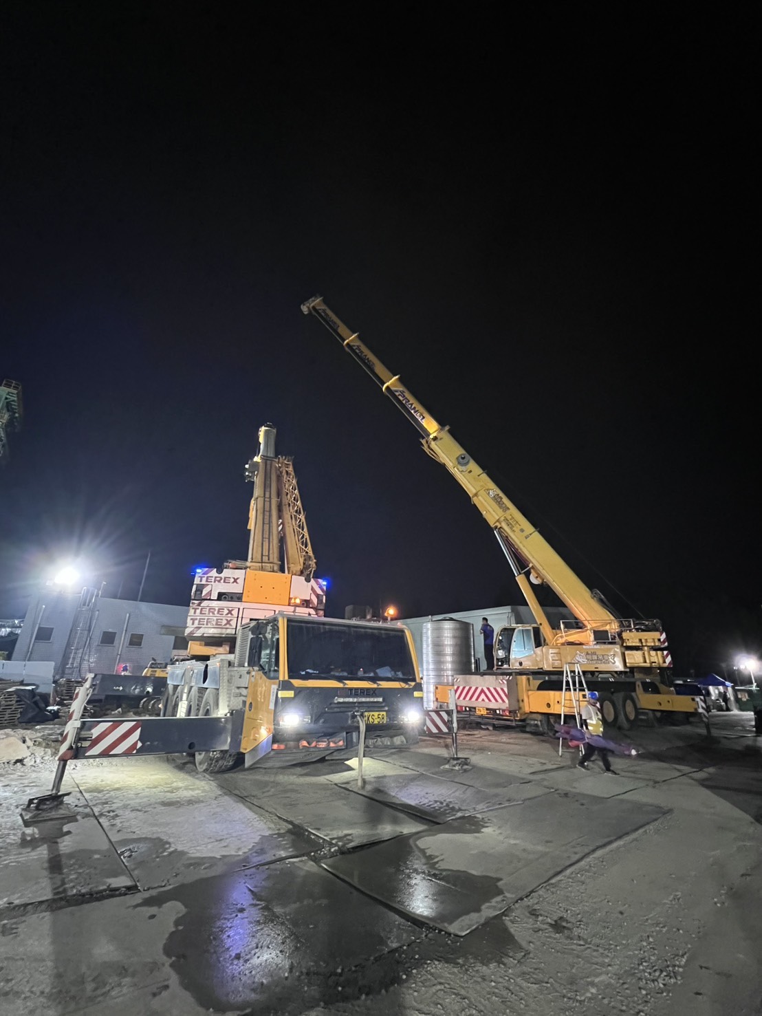 夜間營造吊掛工程