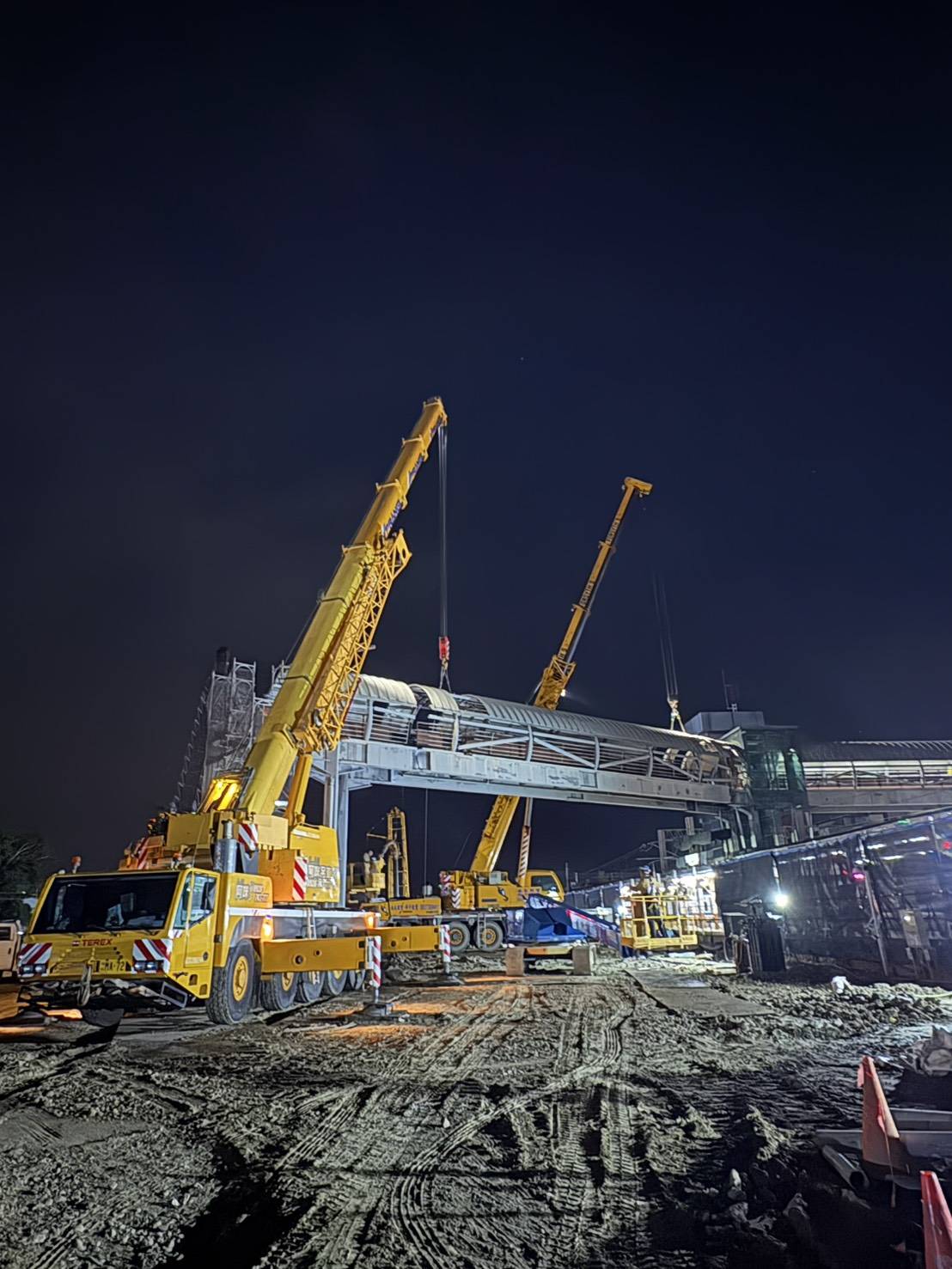 夜間營建工程吊掛作業