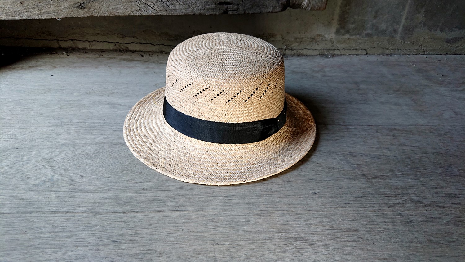 細緻款平頂圓帽-素咖