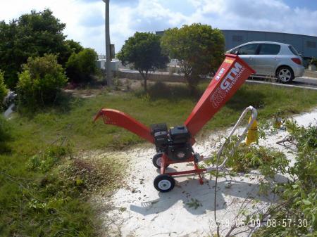 全新引擎樹枝粉碎機/樹枝碎枝機(5.5馬力引擎)可輕鬆操作/可粉碎50mm*(公司實機展示)