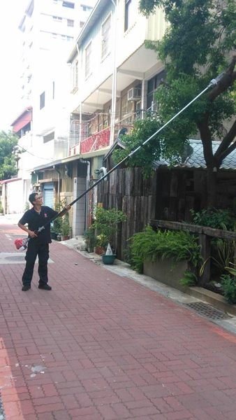 u-mo進口三菱引擎長桿鏈鋸機(可伸縮型4.2m),務農,園藝整理的好幫手---免運費