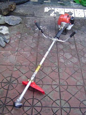 全新MITSUBISHI三菱43CC硬管式強力割草機*付牛筋繩及牛筋盤*免運*