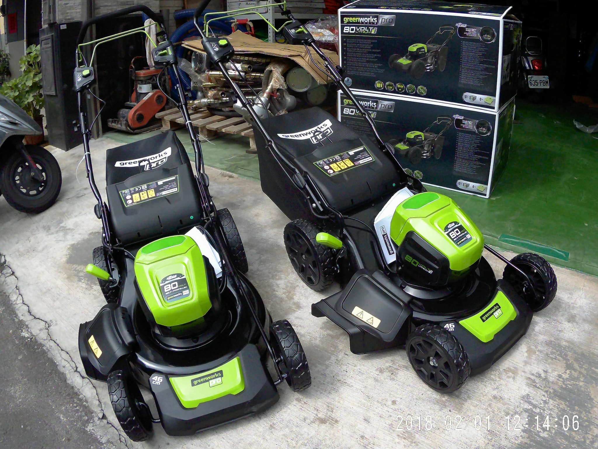 英國Greenworks自走式割草機台南經銷商4.0Ah日本三洋鋰離子電池+80V割草機+充電器-(操作簡單容易)