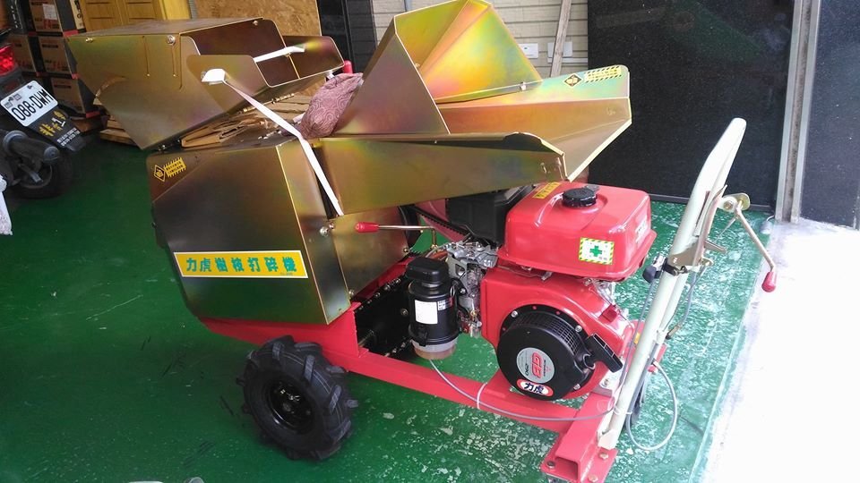 全新日本三菱引擎自走式樹枝粉碎機(三菱8馬引擎)單人可輕鬆操作/可粉碎/碎木/碎竹子/碎火龍果枝*免運費
