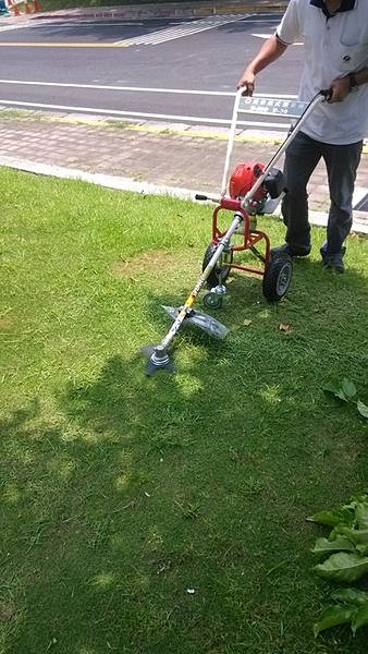 全新U-MO三菱TU43三輪割草機(輕巧/靈活/折疊收納/可割韓國草)購買贈送進口活動圓刀盤--免運費