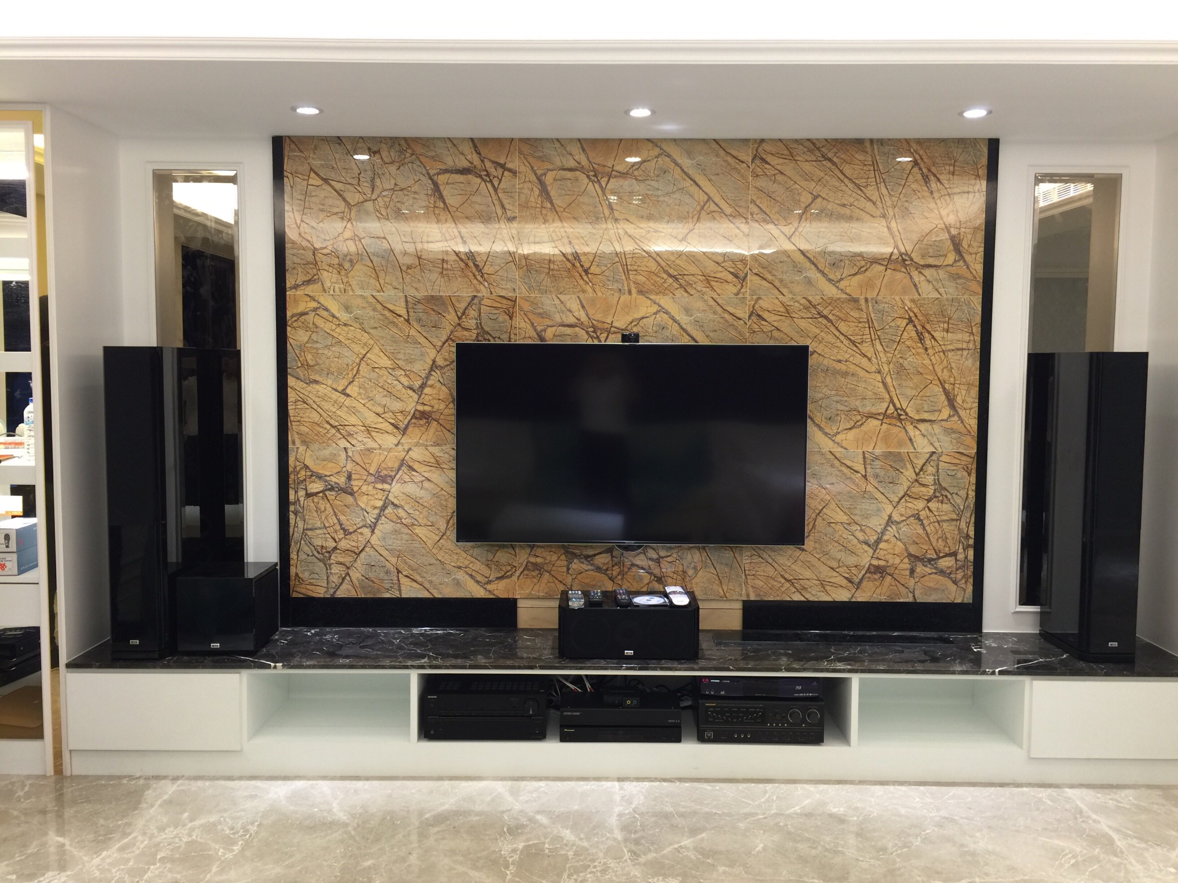 桃園、新竹區卡拉OK音響到府服務、維修、調音！