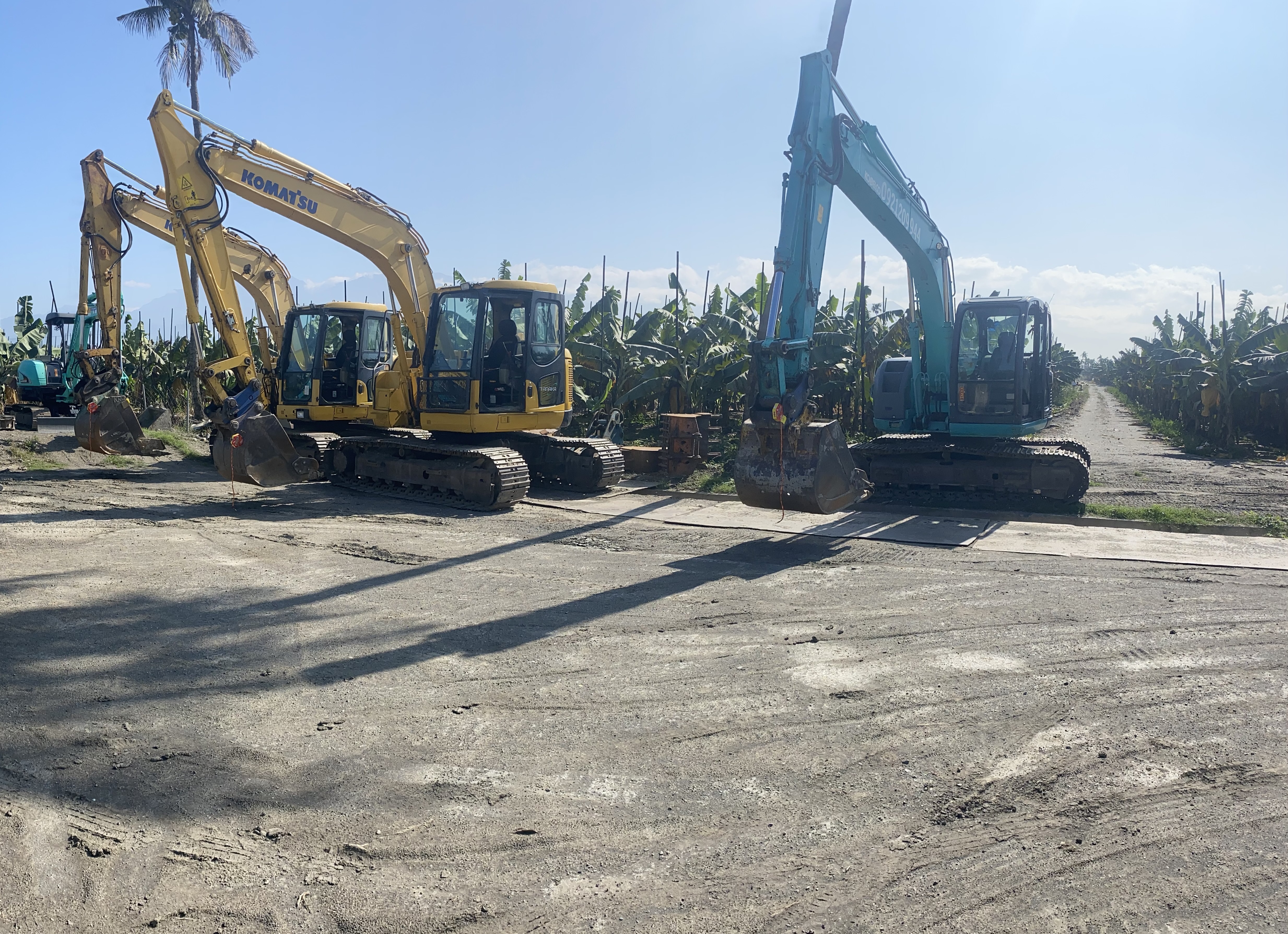 營造地基挖掘、房屋拆除、怪手雙開夾子、房屋整地