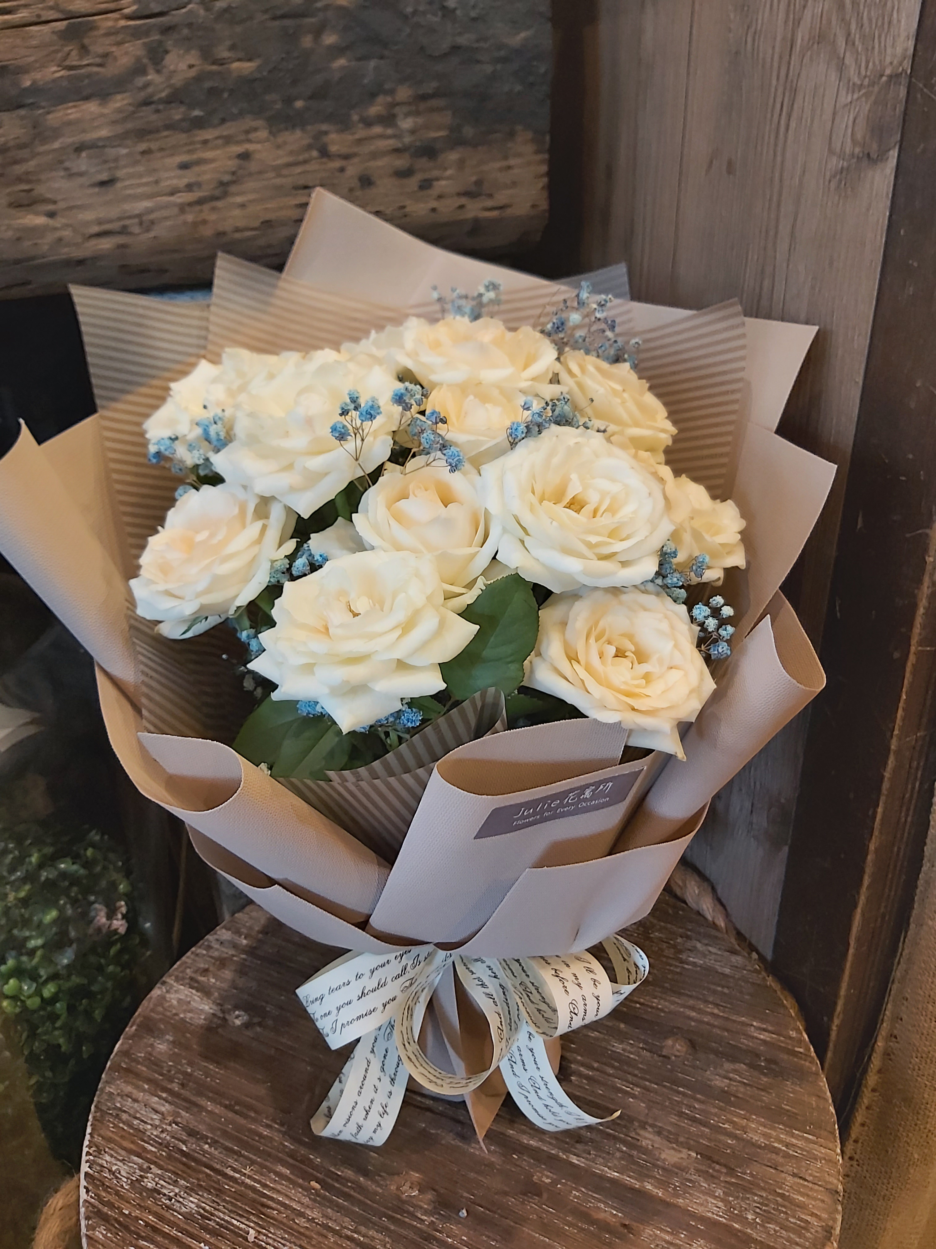 A034-白玫瑰花束