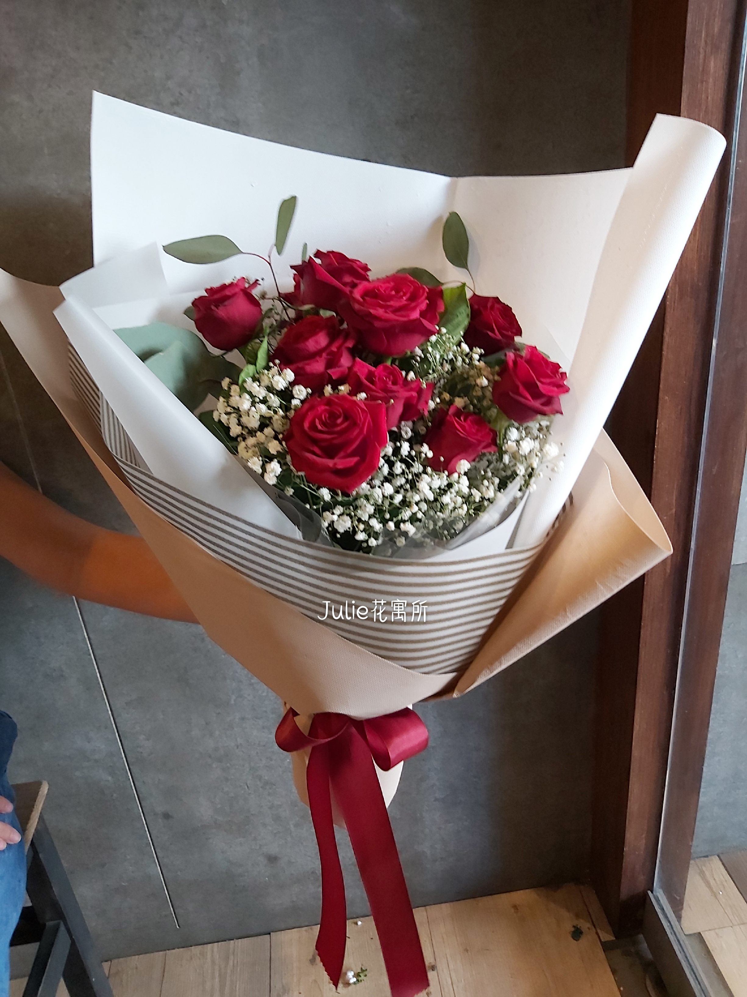 A012-紅玫花束